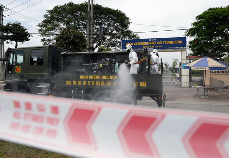 Phun khử khuẩn, tiêu độc Bệnh viện Bệnh Nhiệt đới Trung ương cơ sở Kim Chung -0