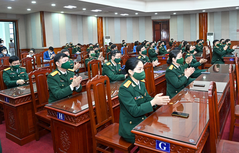 Chủ tịch Quốc hội Vương Đình Huệ thăm, chúc Tết lực lượng vũ trang tại Hà Nội -1