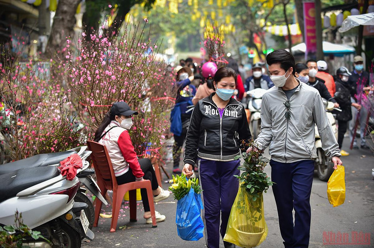Hà Nội “thay áo mới” rực rỡ đón Xuân Nhâm Dần 2022 -0