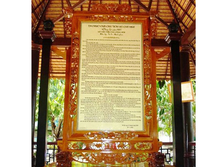 Nghệ nhân vẽ tranh từ lá thốt nốt, vỏ trấu -1