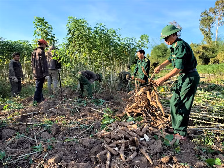 Ngày cuối năm ở Đồn Biên phòng Sê-rê-pốk -0