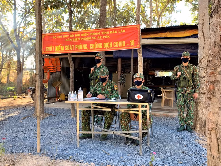 Ngày cuối năm ở Đồn Biên phòng Sê-rê-pốk -0