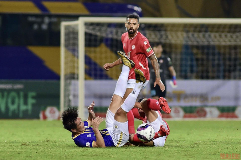 Thi đấu thiếu người, Hà Nội hòa TP Hồ Chí Minh ở trận ra quân V-League -0