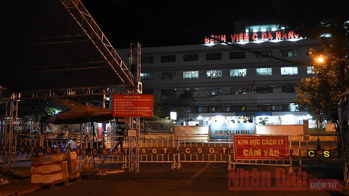 Bệnh viện C Đà Nẵng mở cửa sau 14 ngày phong toả -0