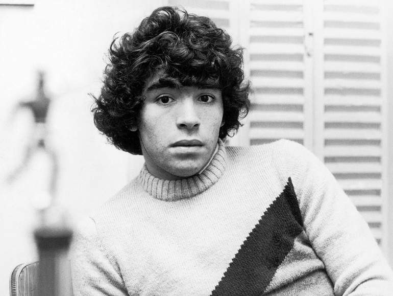 Chàng trai Diego Maradona vào cuối những năm 1970. (Ảnh: Keystone-France/Gamma-Keystone/Getty Images) Cuộc đời và sự nghiệp của huyền thoại Maradona qua ảnh -0