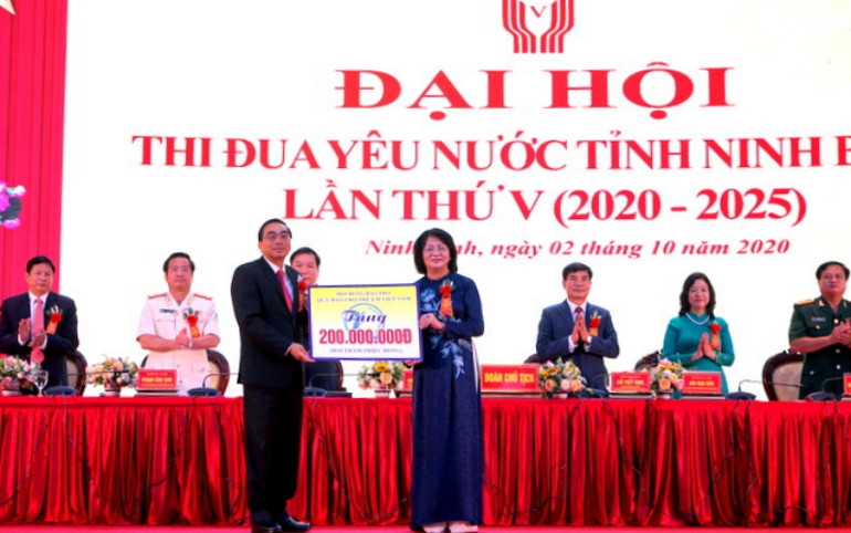 Phó Chủ tịch nước dự Đại hội thi đua yêu nước tỉnh Ninh Bình -0