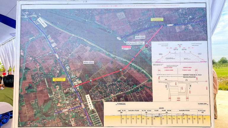 Cầu Bến Mới nằm trên Quốc lộ 38B, khi hoàn thành sẽ tạo trục kết nối hoàn chỉnh giữa huyện Ý Yên, tỉnh Nam Định và huyện Hoa Lư, tỉnh Ninh Bình. Khởi công xây cầu Bến Mới nối Nam Định-Ninh Bình -0