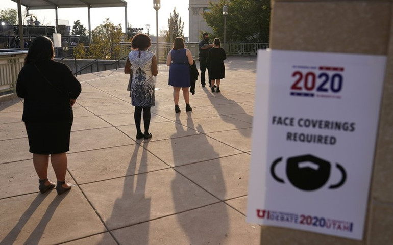 Hai ứng viên Phó Tổng thống Mỹ bước vào cuộc tranh luận trực tiếp duy nhất -0