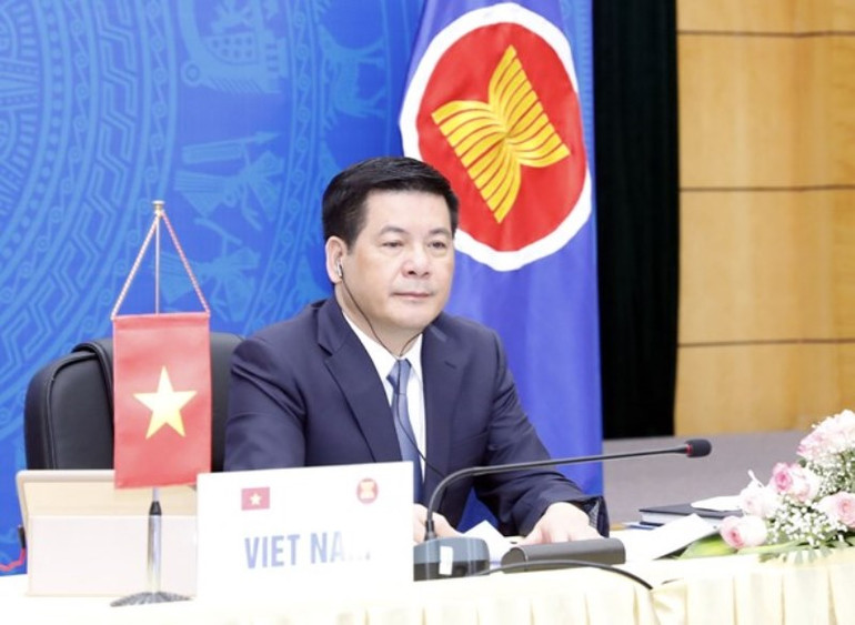 Bộ trưởng Công thương Nguyễn Hồng Diên tham dự Hội nghị kinh tế ASEAN tại điểm cầu Hà Nội. (Ảnh: TTXVN) Nâng cấp Hiệp định Thương mại Hàng hóa ASEAN để đáp ứng tình hình mới -0