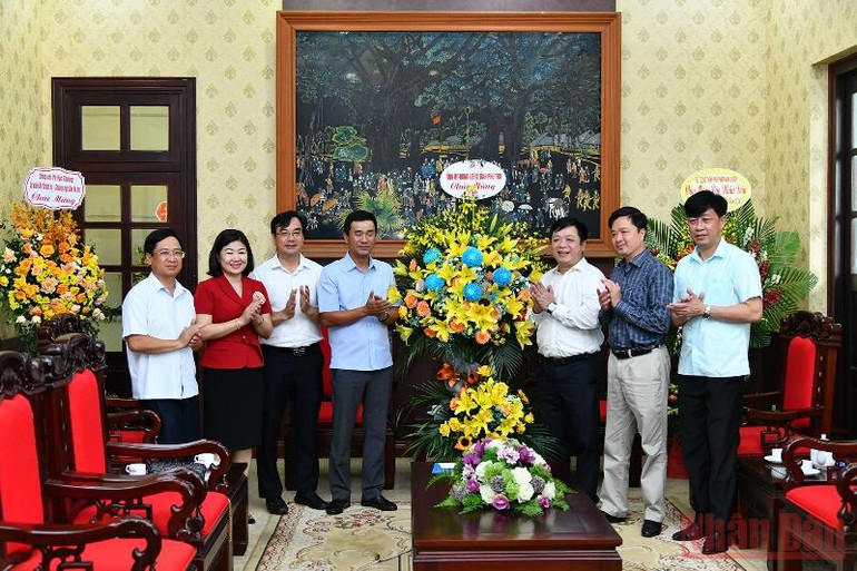 Các đơn vị thăm, chúc mừng Báo Nhân Dân nhân Ngày Báo chí cách mạng Việt Nam -0