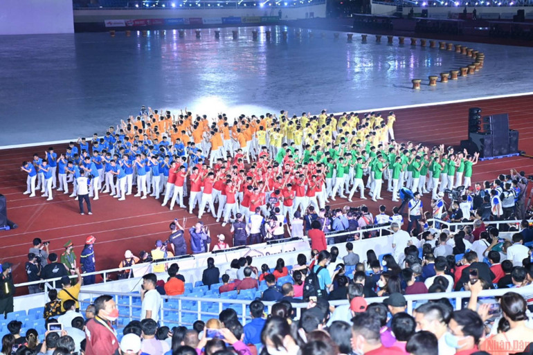 [CẬP NHẬT] Sân vận động quốc gia Mỹ Đình nhộn nhịp trước giờ khai mạc SEA Games 31 -4