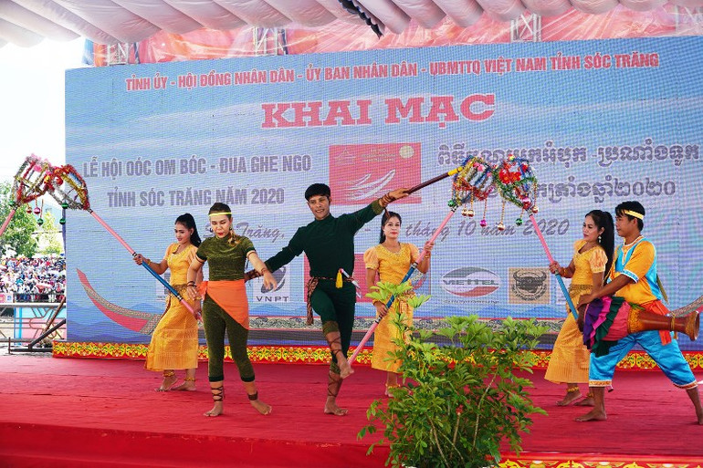 Khởi tranh giải đua ghe Ngo Sóc Trăng 2020 -0
