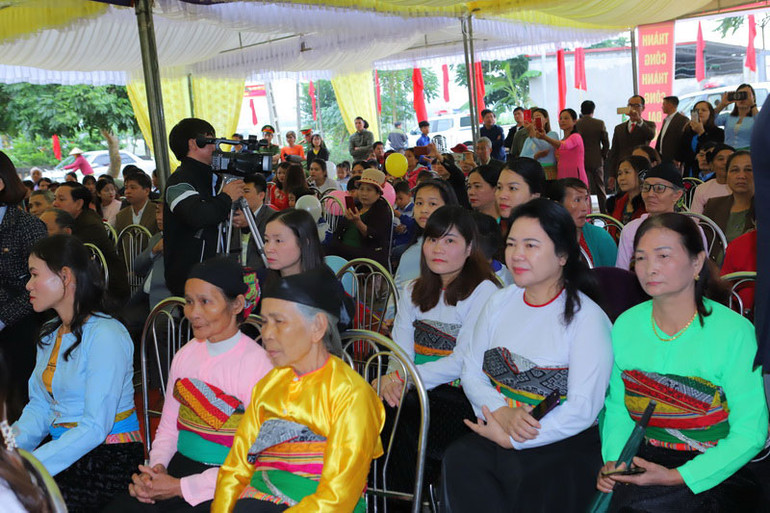Nhân dân thôn Quảng Thắng, xã Thạch Quảng, huyện Thạch Thành trong ngày hội Đại đoàn kết toàn dân tộc. Trưởng Ban Tổ chức Trung ương Phạm Minh Chính dự Ngày hội Đại đoàn kết toàn dân tộc ở Thanh Hóa -0