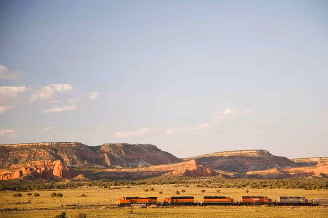 Tàu Thống nhất lọt top 10 tuyến tàu đẹp nhất thế giới -0