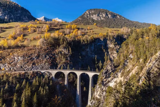 Tàu Thống nhất lọt top 10 tuyến tàu đẹp nhất thế giới -0