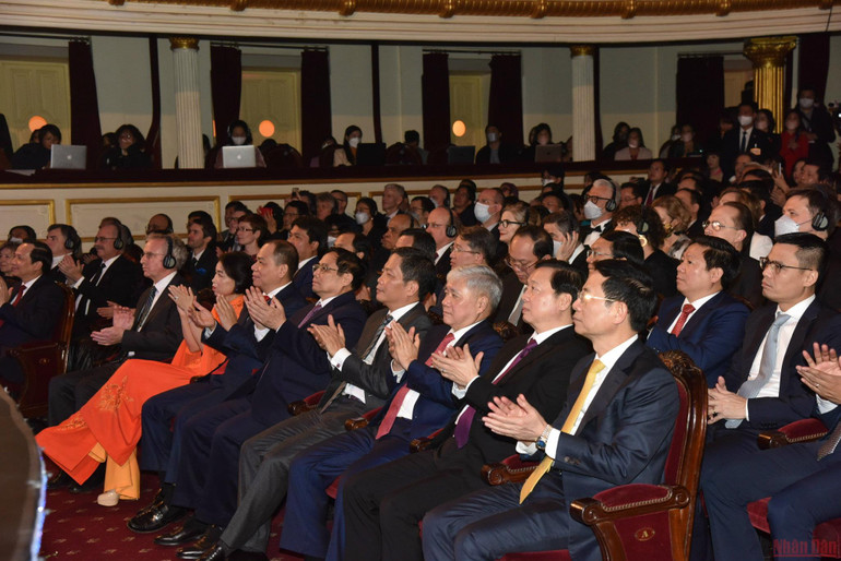 Các đại biểu tham dự lễ trao giải. Những hình ảnh tại lễ trao giải lần thứ nhất Giải thưởng VinFuture -0
