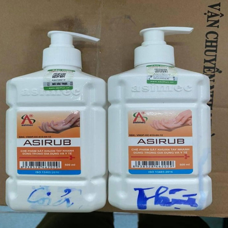 Thu giữ lô hàng nước sát khuẩn tay có dấu hiệu làm giả -0