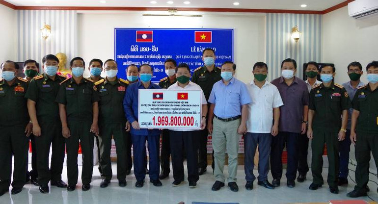 Quân khu 2 hỗ trợ các tỉnh Bắc Lào chống Covid-19 -0