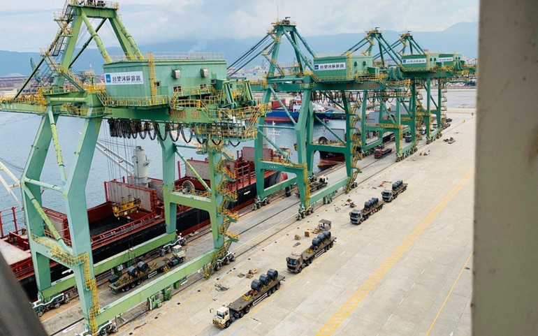 Cảng Sơn Dương - Vũng Áng có thể đón được tàu có trọng tải 300 nghìn tấn. Để cảng biển Hà Tĩnh phát triển xứng tầm -0
