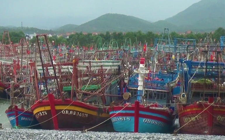 Quảng Bình tăng cường bảo vệ tàu cá cho ngư dân vùng phong tỏa -0