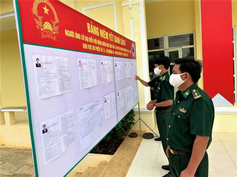 Rộn ràng ngày bầu cử sớm ở Đắk Lắk -0