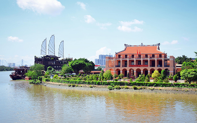 Từ thành phố này Người đã ra đi... -0