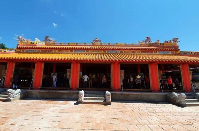 Toàn cảnh Đền thờ Vua Hàm Nghi tại Di tích quốc gia Tân Sở. Khánh thành Đền tưởng niệm và lễ rước, an vị long vị Vua Hàm Nghi -0