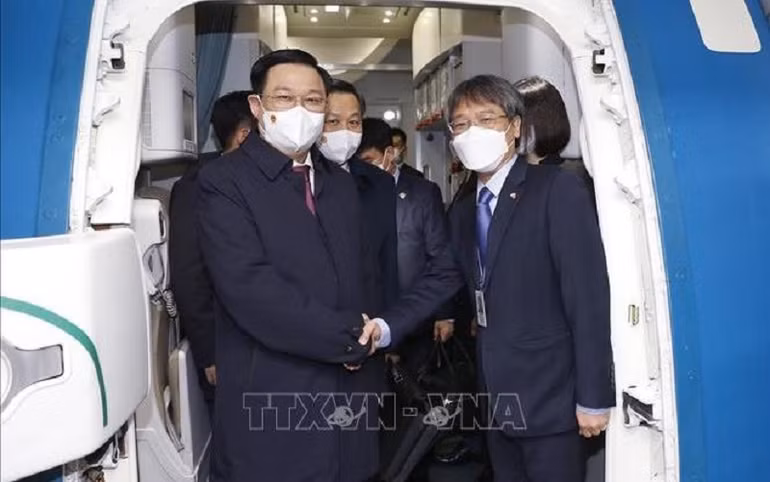 Chủ tịch Quốc hội Vương Đình Huệ đến Seoul, bắt đầu thăm chính thức Hàn Quốc -0