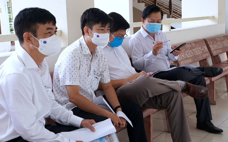 Những công dân đầu tiên ở Cà Mau tiêm vaccine phòng Covid-19 -0