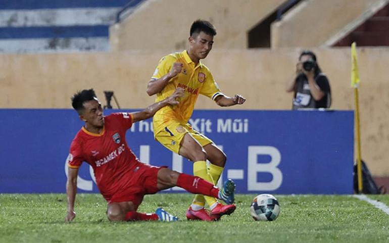 Bỏ giải và câu chuyện về tính chuyên nghiệp của bóng đá Việt -0