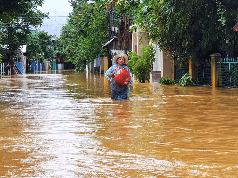 Đà Nẵng tiếp tục cho học sinh nghỉ học vì mưa lũ -0