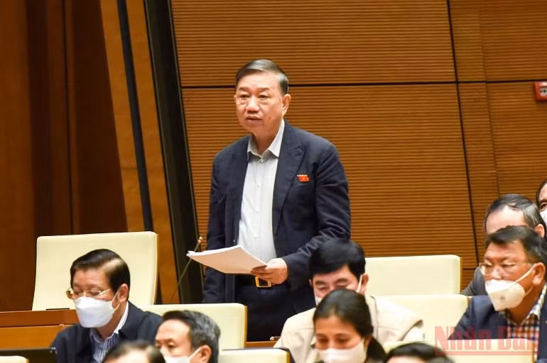 Bộ trưởng Y tế: Cần phải có hành lang pháp lý cho xã hội hóa y tế -0