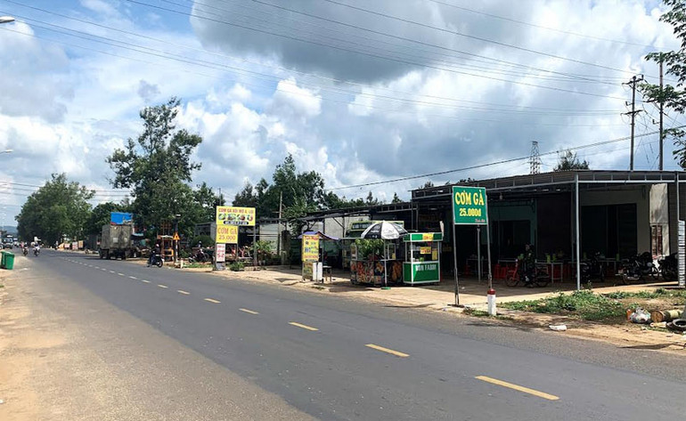 Khu vực lấn chiếm, sang nhượng, xây dựng nhà trái phép trên đất nông nghiệp do Công ty Cà phê Việt Thắng quản lý. Cưỡng chế giải tỏa 64 trường hợp xây dựng trái phép, sử dụng đất sai mục đích trên đất nông nghiệp ở huyện Cư Kuin -0