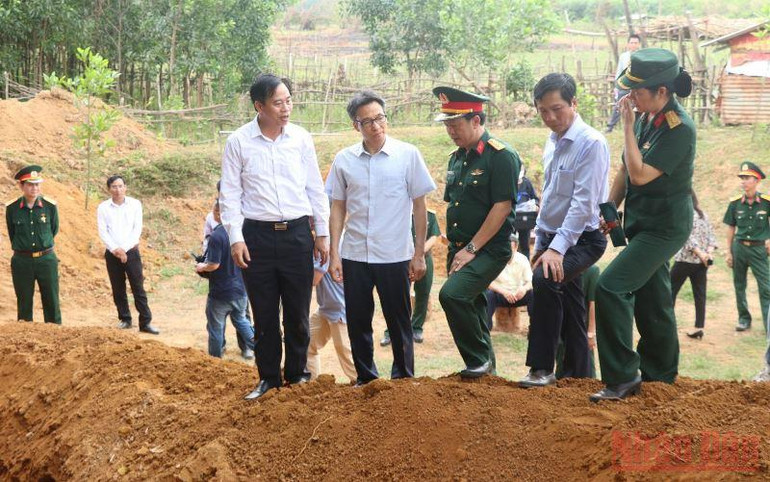 Phó Thủ tướng Vũ Đức Đam tri ân các anh hùng, liệt sĩ tại Quảng Trị -0