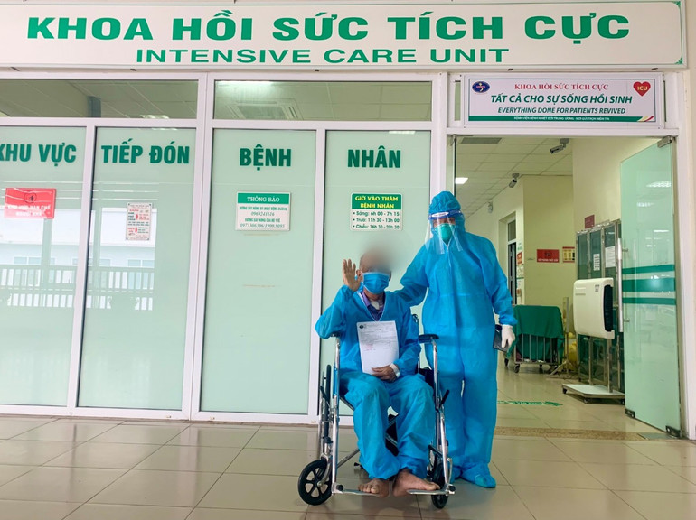 Hai ca Covid-19 bình phục sau hơn 1 tháng sống nhờ máy thở -0