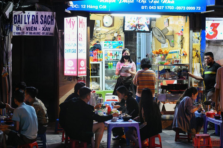 Hà Nội chính thức bỏ quy định quán ăn được mở cửa đến 21 giờ -0