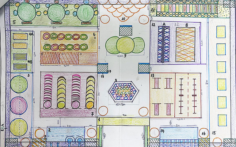 Học sinh Nậm Mòn về nhất cuộc thi xây dựng sân chơi từ đồ tái chế -0