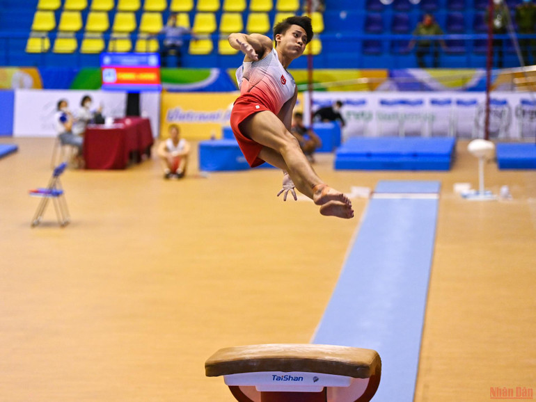 Mãn nhãn với màn biểu diễn thể dục dụng cụ trong ngày thi đấu cuối ở SEA Games 31 -2