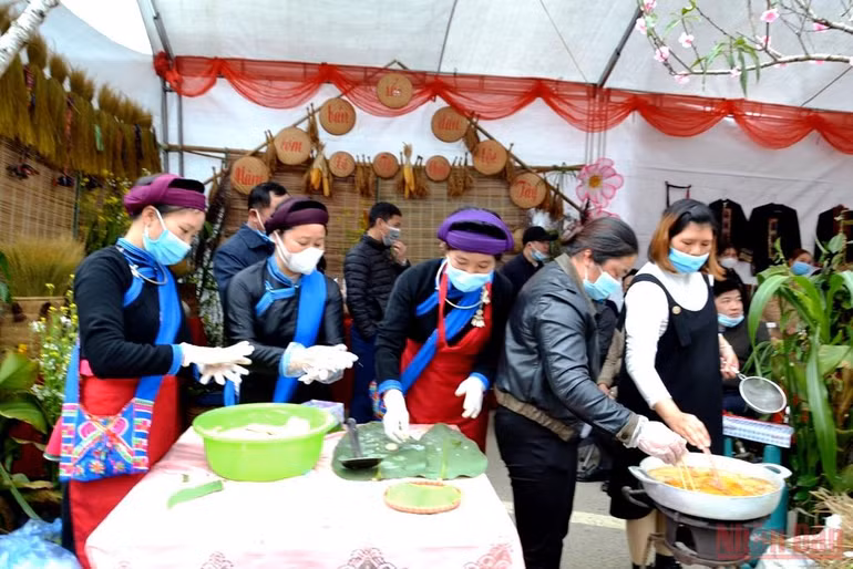 Khai hội “Vũ điệu cao nguyên trắng Bắc Hà” -0