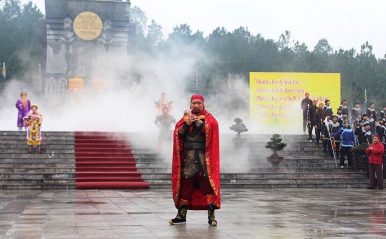 Dâng hương kỷ niệm 232 năm Quang Trung - Nguyễn Huệ lên ngôi Hoàng đế -0