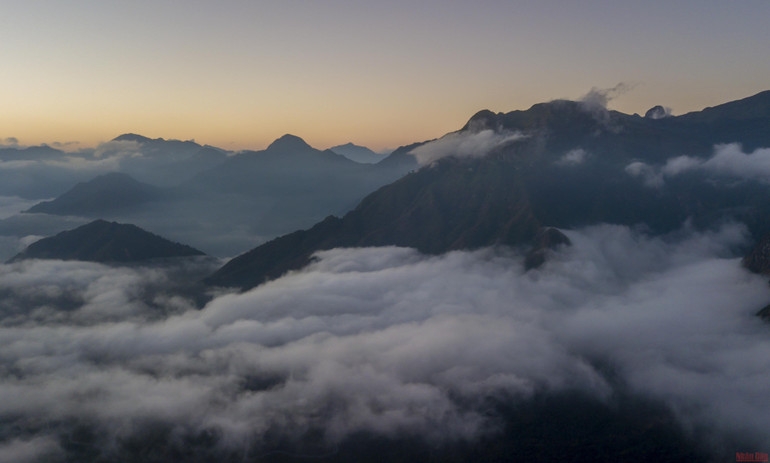Ngắm “biển mây” đẹp như bồng lai tiên cảnh trên đỉnh Ô Quy Hồ -8