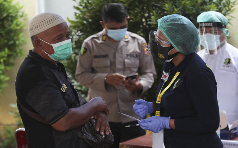 Máy bay của Indonesia không phát nổ trước khi rơi xuống biển -0