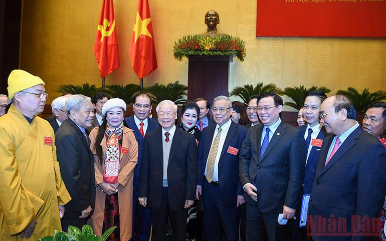 Tổng Bí thư Nguyễn Phú Trọng, Chủ tịch nước Nguyễn Xuân Phúc, Chủ tịch Quốc hội Vương Đình Huệ với các đại biểu dự hội nghị. (Ảnh: Đăng Khoa) Hội nghị Văn hóa toàn quốc: Tạo bước ngoặt mới phát triển văn hóa, con người Việt Nam -0