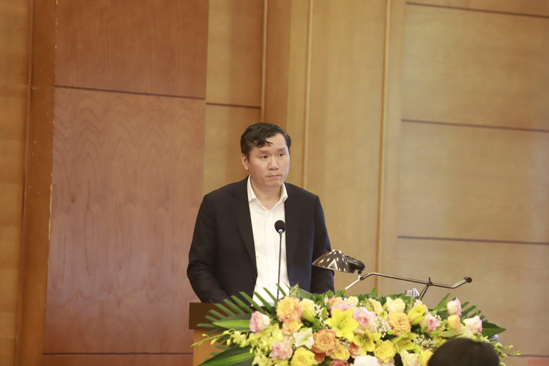 PGS, TS Lê Văn Lợi phát biểu tại hội thảo. Vĩnh Phúc đẩy nhanh chuyển đổi số -0