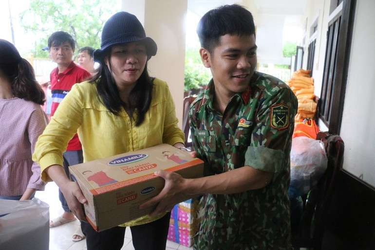 Người lao động Vinamilk góp gần bốn tỷ đồng hỗ trợ miền trung -0