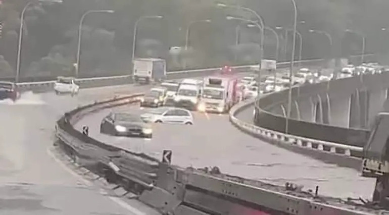 Mưa lũ lịch sử ở Sydney khiến hàng chục nghìn người phải sơ tán -0