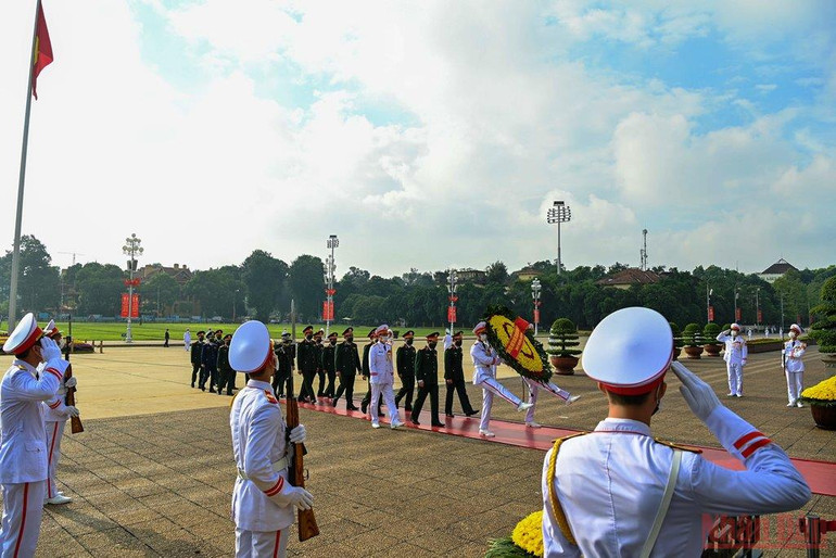 Lãnh đạo Đảng, Nhà nước vào Lăng viếng Chủ tịch Hồ Chí Minh -0