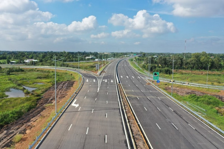 Dự án cao tốc Trung Lương-Mỹ Thuận dự kiến thông xe kỹ thuật và phục vụ lưu thông dịp Tết Nguyên đán 2022. Đẩy nhanh tiến độ các công trình trọng điểm tại Tiền Giang, Bến Tre và Trà Vinh -0