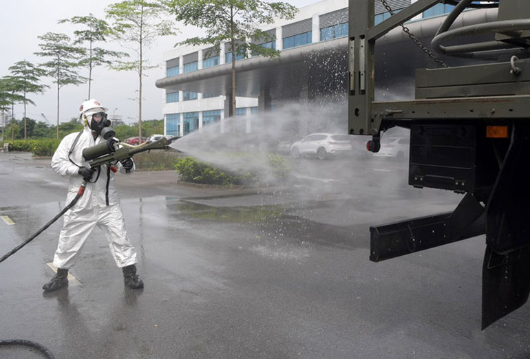 Phun khử khuẩn, tiêu độc Bệnh viện Bệnh Nhiệt đới Trung ương cơ sở Kim Chung -0