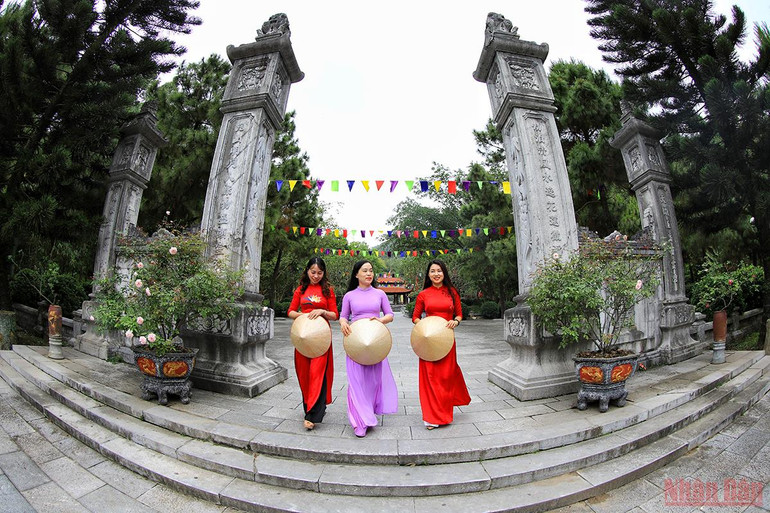 Phụ nữ toàn quốc hưởng ứng “Tuần lễ áo dài” -0